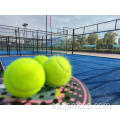 Piso de la cancha de tenis de hierba artificial al aire libre